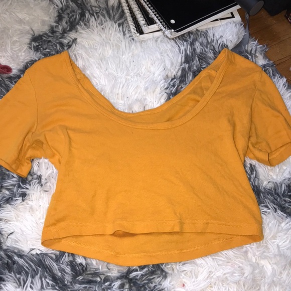 Hi guys, I am selling this lovely crop top! - Picture 1 of 2